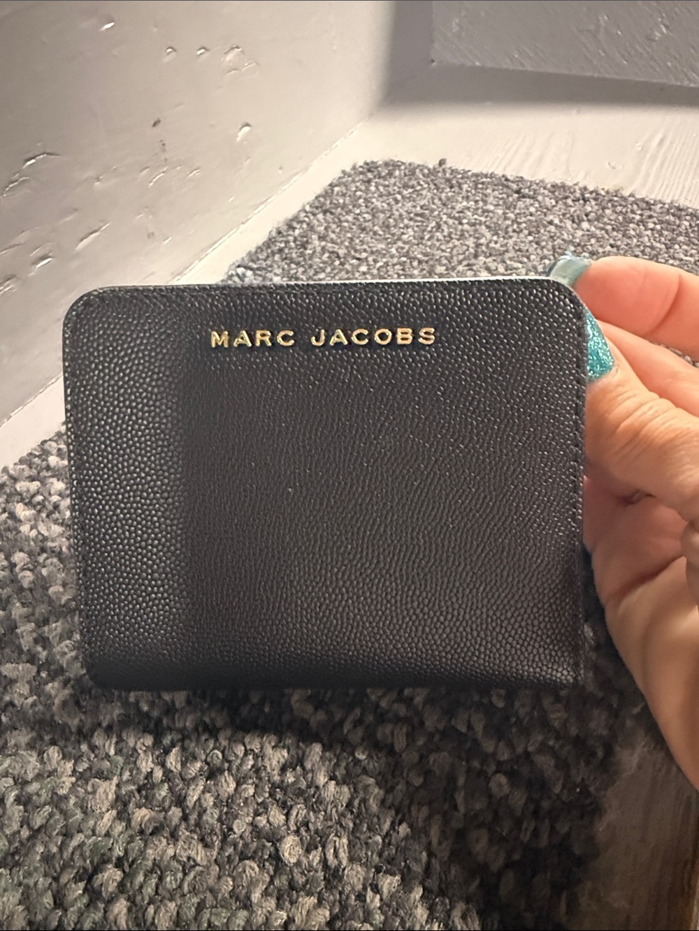New Marc Jacobs Black Pebbled Leather Zip wallet with Gold Logo